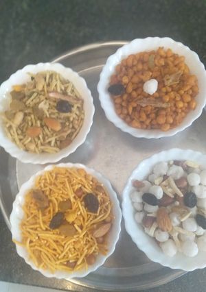 A picture of Festival snacks homemade.