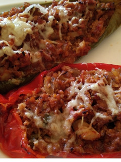 Una foto de Pimientos rellenos de seitán y tupinambo