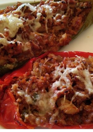 Una foto de Pimientos rellenos de seitán y tupinambo