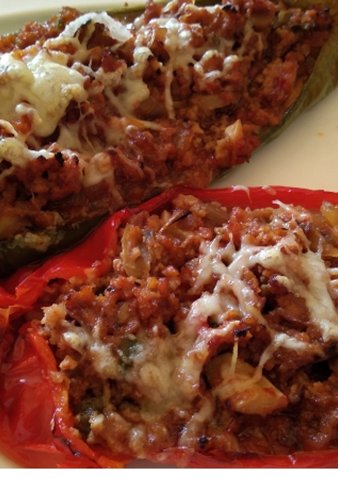 Una foto de Pimientos rellenos de seitán y tupinambo