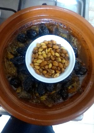 صورة لوصفة طاجين باللحم والبرقوق