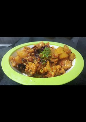 A picture of Cauliflower masala.