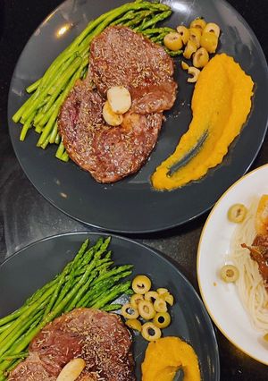 Hình của món 🥩Home Steak🥩.