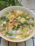 Canh khoai tây tôm thịt nấu nấm