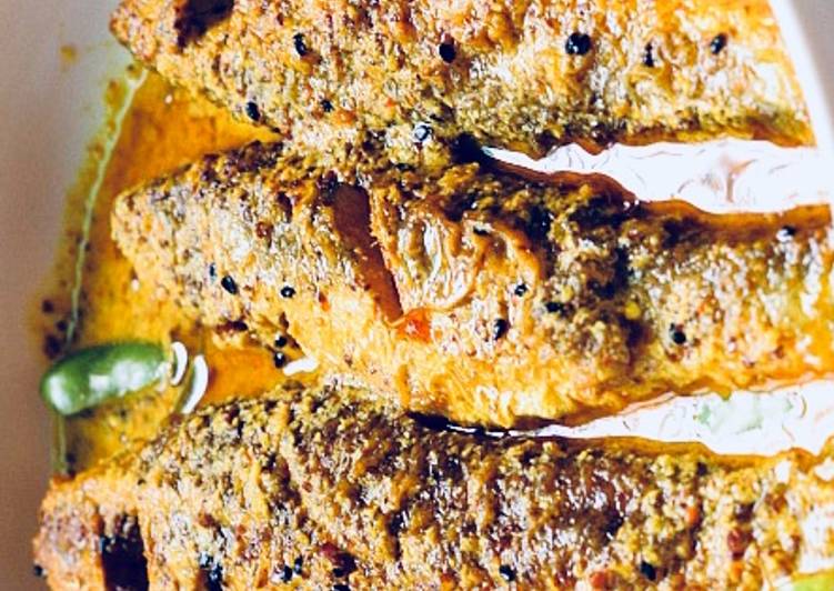 Steps to Prepare Tasty Paabda Maach’er Jhaal (Catfish spicy gravy)