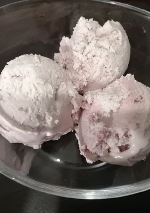 Une photo de Glace au sirop de cassis