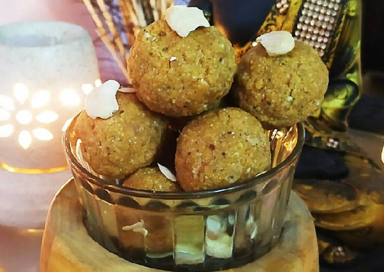 Recipe of Homemade Oats Jaggery ladoo