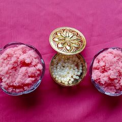 A picture of Pink Coconut mithaai.