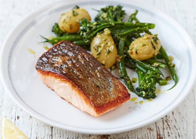 Step-by-Step Guide to Prepare Super Quick Homemade Salmon &amp; Pesto-Dressed Vegetables