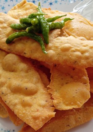 फाफड़ा (Fafda recipe in hindi) रेसिपी मुख्य फोटो