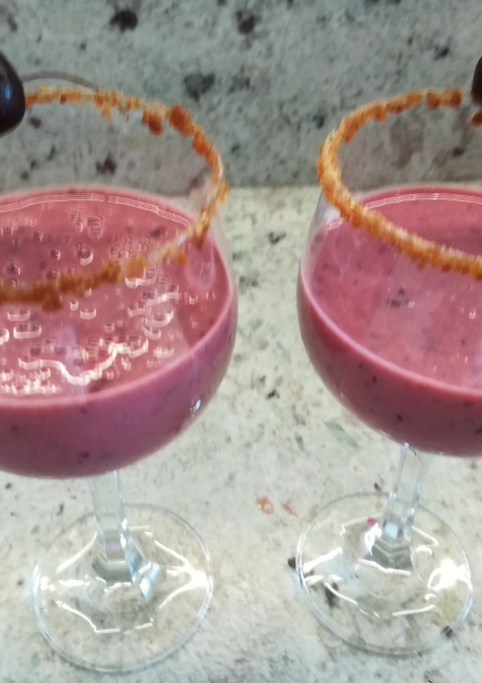 Una foto de Postre frío de cerezas