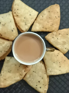 त्रिकोन निमकी (trikon nimki recipe in Hindi) रेसिपी मुख्य फोटो