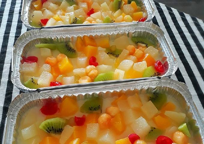 Resep Puding Sutra Vanilla Dengan Toping Koktail Dan Kuah Mangga Oleh