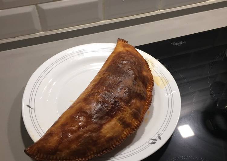 Empanada sin gluten de atún, huevo y olivas