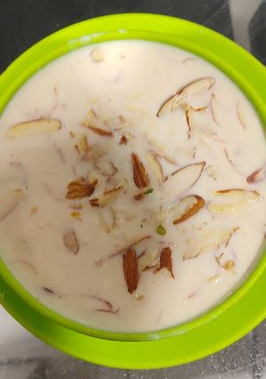 દૂધપાક (Doodhpak Recipe In Gujarati) રેસીપી મુખ્ય ફોટો