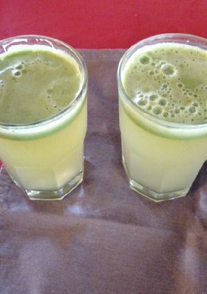 Una foto de Limonada con hierbabuena