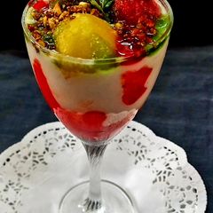 A picture of Caramalized Pistachio With Chatpati Angoori Strawberry lassi.