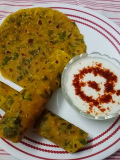 મેથી મગ દાળ ના થેપલા (Methi Moong Dal Thepla Recipe In Gujarati) રેસીપી મુખ્ય ફોટો