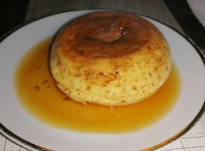 Foto principal de Flan de huevo con caramelo en el microondas
