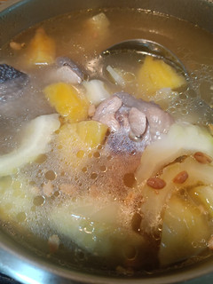鳳梨苦瓜雞湯 的食譜成品照片