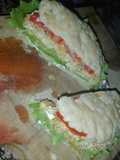 Sándwich con pan de papa vegetariano!