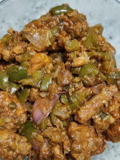 A picture of Spicy chicken chilli.