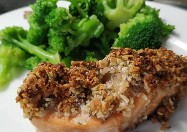 Simple Way to Make Quick Salmon with a Pistachio Coating