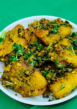 कच्चा केला मसाला फ्राई (Kaccha kela masala fry recipe in hindi) रेसिपी मुख्य फोटो