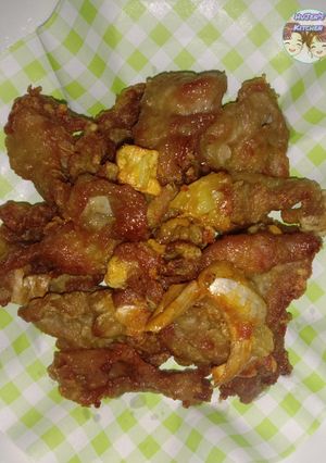 รูปของ หมูทอดกรอบกระเทียม (Crispy Garlic Pork)