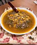 Sopa de verduras fácil con choclo y semillas