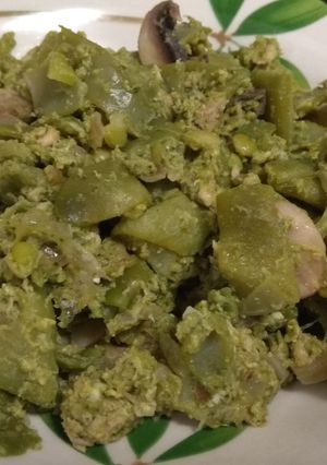 Foto principal de Revuelto de judías verdes, brócoli, champiñones y atún