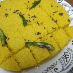 A picture of Dhokla.