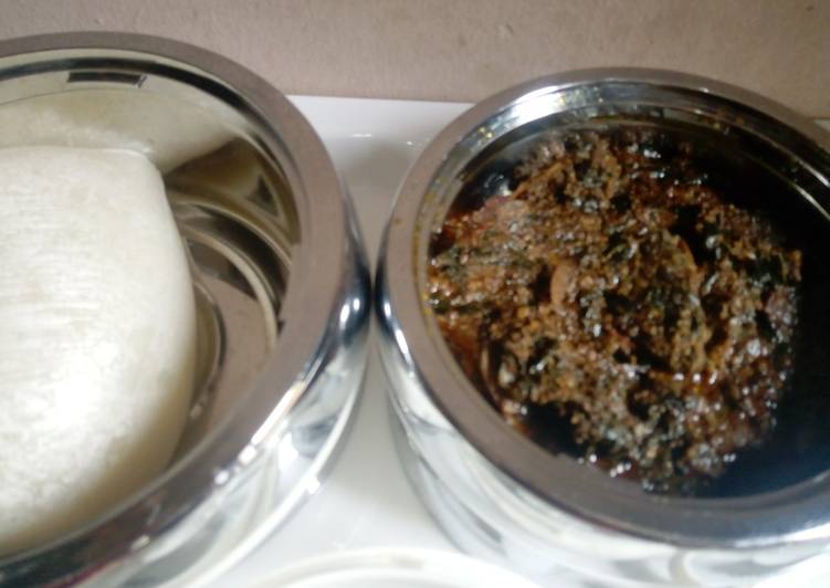 Pounded yam and egusi soup