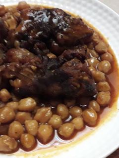 صورة لوصفة الحمص بالكرعين غنمي