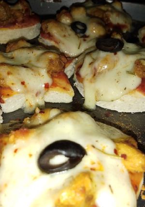 A picture of Instant pizza bites.