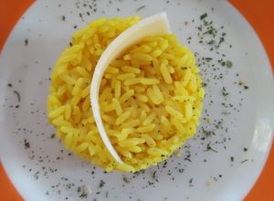 Una foto de Arroz con cúrcuma..