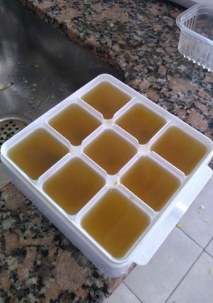 Una foto de Caldo de verduras (Apto bebé +6m) VEGAN