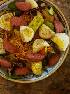 A picture of Breakfast salad.