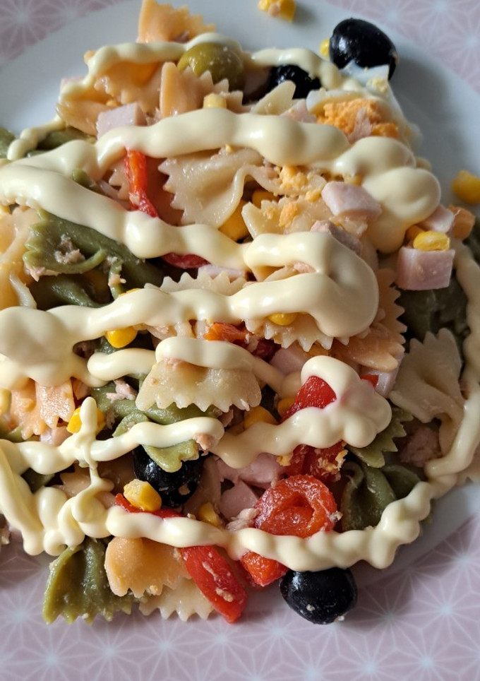 Una foto de Ensalada de pasta variada con mahonesa