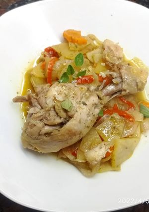 Una foto de Pollo a la cacerola con verduras