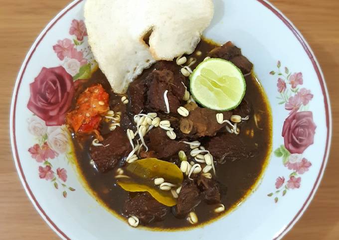 Bagaimana Menyiapkan Rawon Daging yang Bikin Ngiler