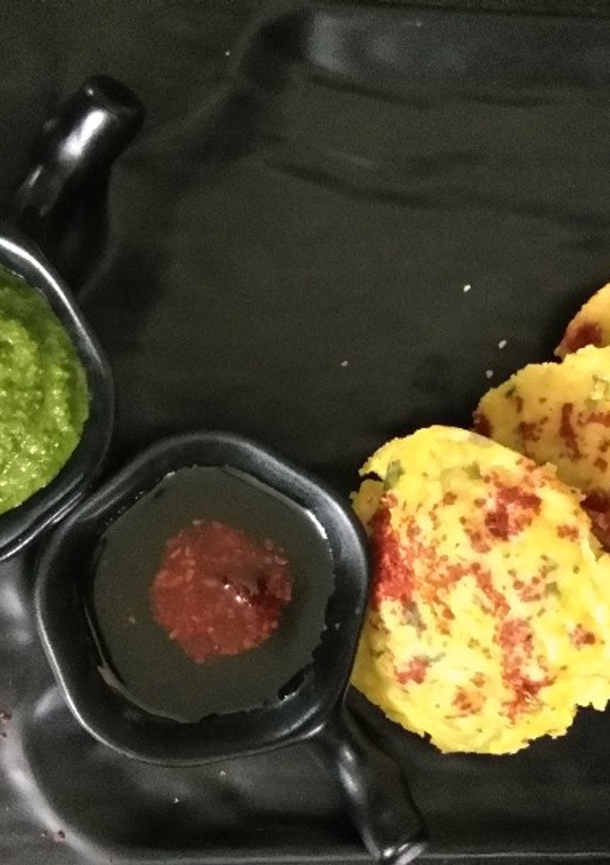 A picture of Cabbage idli.