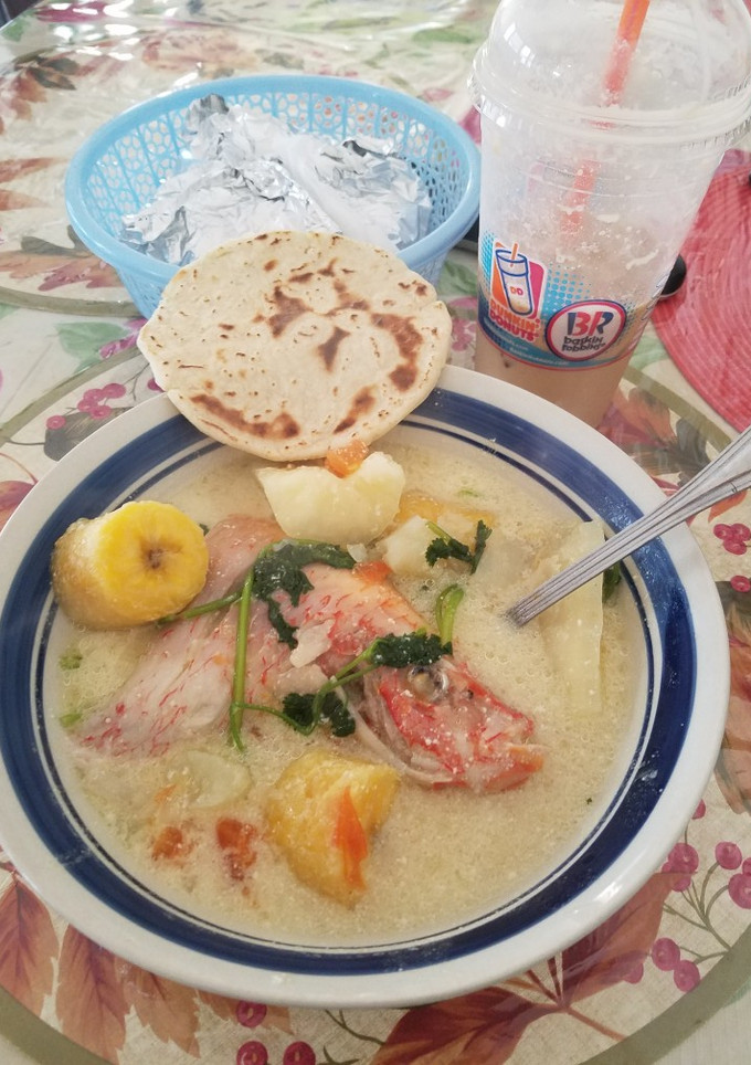 Una foto de Tilapia roja en coco