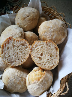 Kovászos zsemle recept fotója