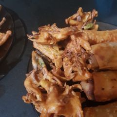 A picture of Pyaz pakorey.