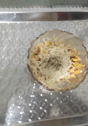 મસાલા પેરી પેરી ચીઝી કોર્ન (Masala Peri Peri Cheesy Corn Recipe In Gujarati) રેસીપી મુખ્ય ફોટો