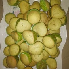A picture of Vanilla cupcakes.