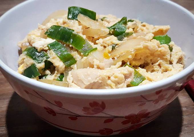 Ini dia! Cara termudah buat OYAKODON Nasi dgn Topping Telur &amp; Ayam Jepang, gampang dibuat 👍  sedap