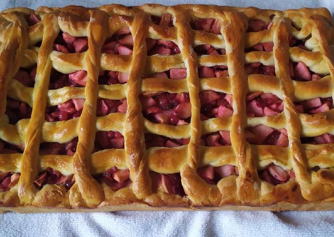 Рецепт: Пироги из дрожжевого теста - Пирожки с яблоками и клюквой!