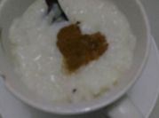 Una foto de arroz con leche con leche condensada